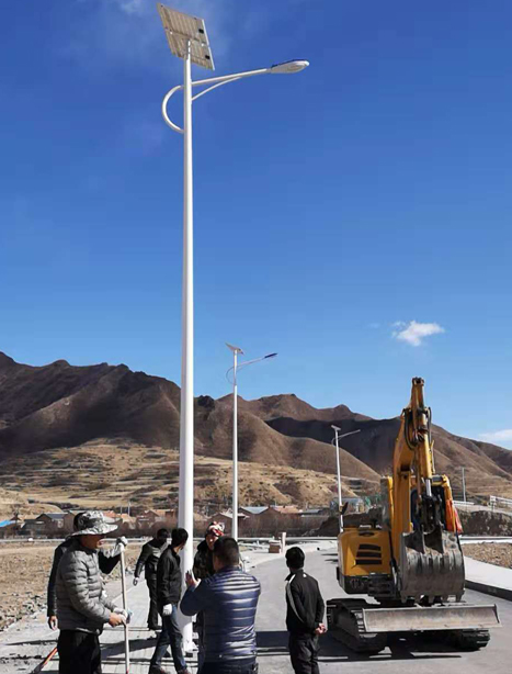 甘南碌曲10米沙坡头太阳能路灯项目