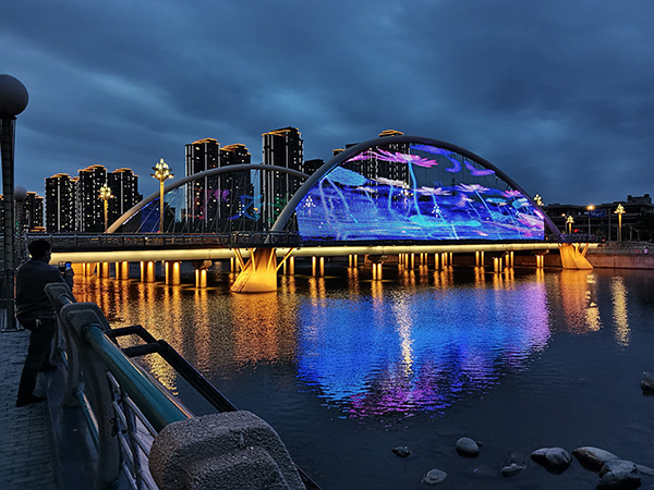 1742970194152440.jpg 沙坡头河道亮化.jpg