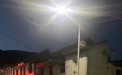 农村院子里最适合的沙坡头太阳能路灯亮度与安装要点 农村院子里最适合的沙坡头太阳能路灯亮度与安装要点